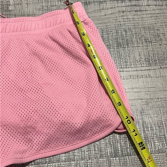 Old Navy Ladies Pink Mesh Athletic Shorts Size Medium - Picture 7 of 8